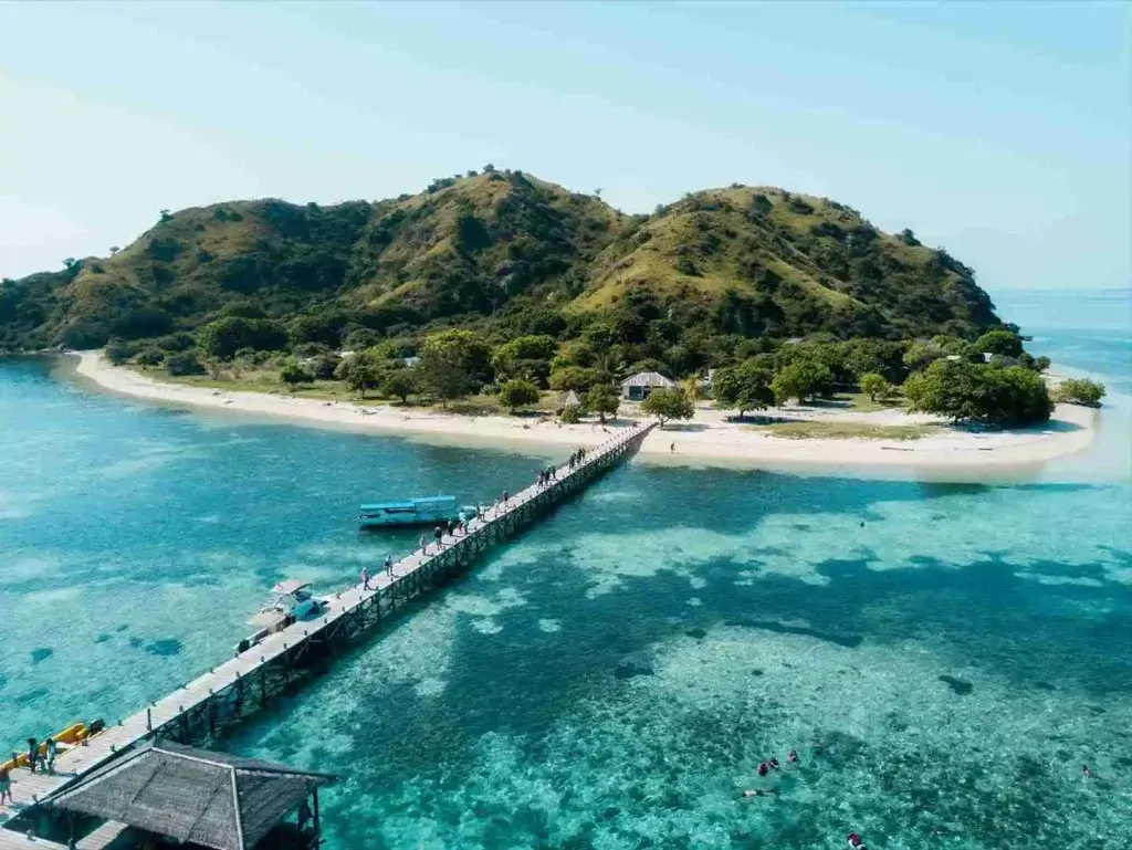 Kanawa Island jetty over turquoise shallows